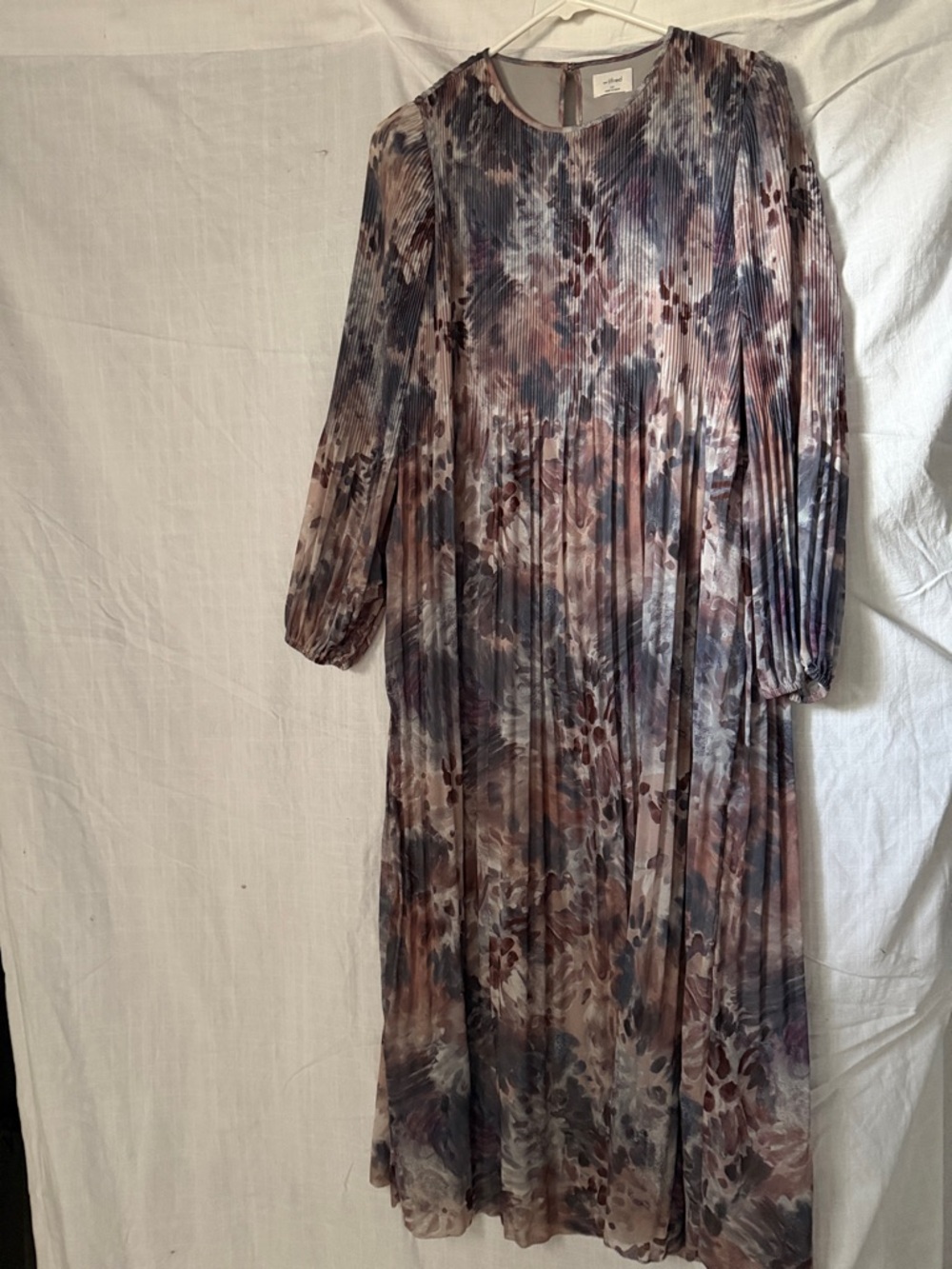 Wilfred Pleated Floral Maxi Dress in Taupe, Mauve & Blue